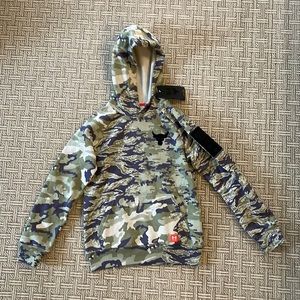 Under Armour boys camo hoodie Rock Freedom, NWT size youth medium